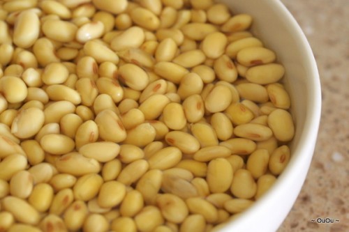 soya beans soaked in water overnight